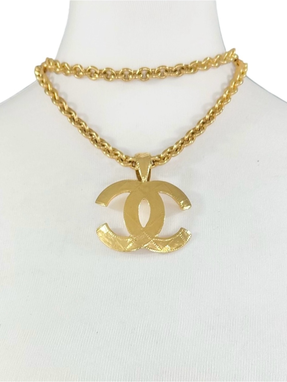 Chanel 94P Gold Coco Mark Large CC Pendant Chain Necklace